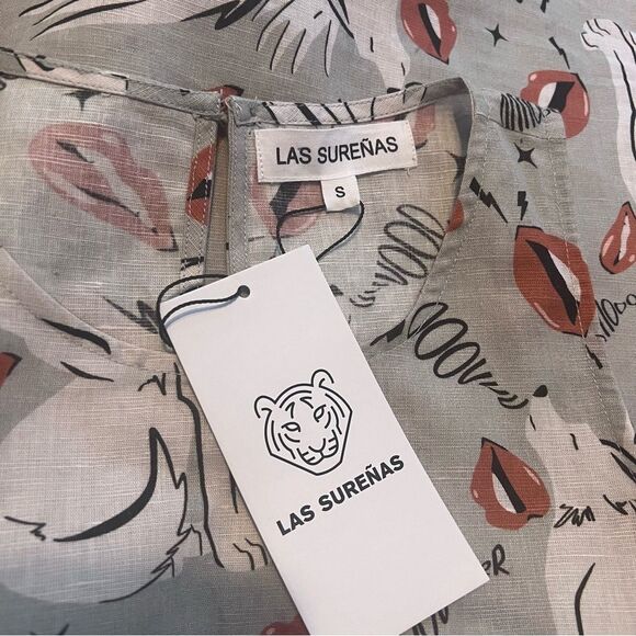 Las Surenas Valentines Day Grey Wolf Kisses Linen Tank Top - Picture 8 of 9